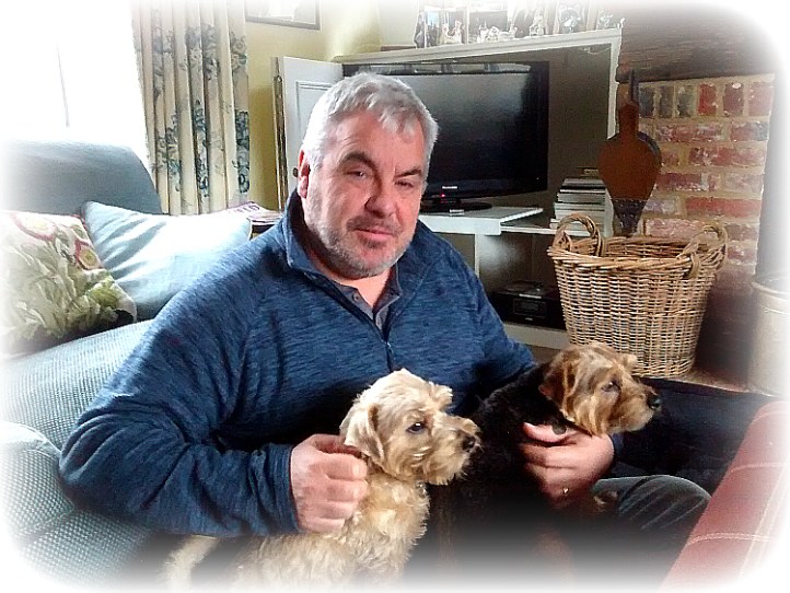 Housesitting with Wispa and Bloomer